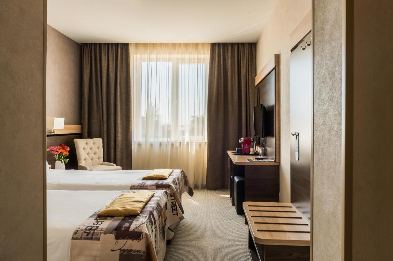 Dunav Plaza Hotel Ruse Exteriör bild